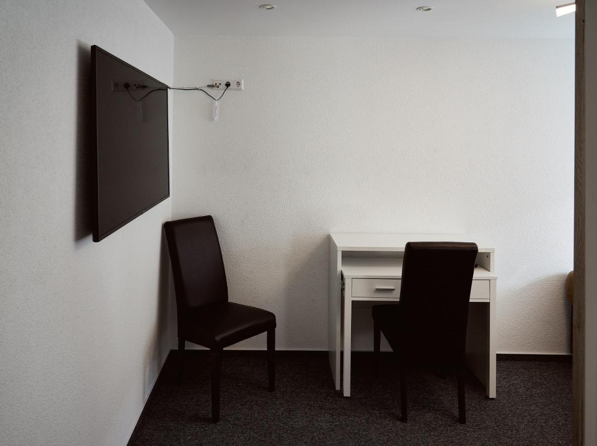 Boardinghouse Apart-Hotel Oberkochen Esterno foto